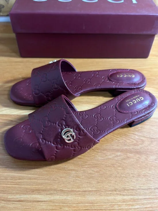 Women's Gucci Sandals - Picture 2 of 5